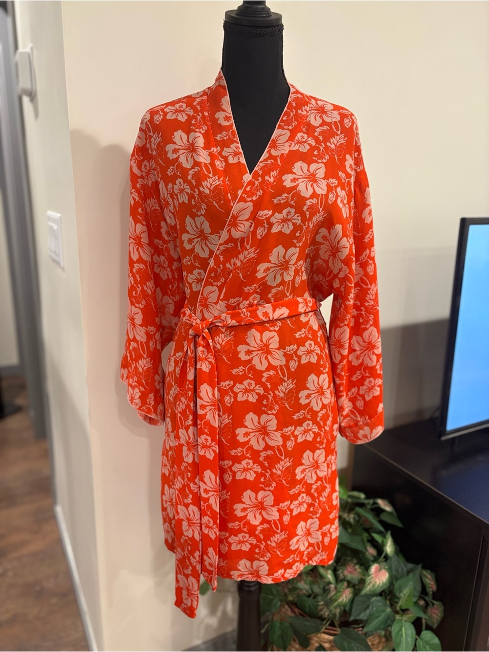 Josie Natori belted womens floral wrap 3/4 sleeve robe quiet luxury